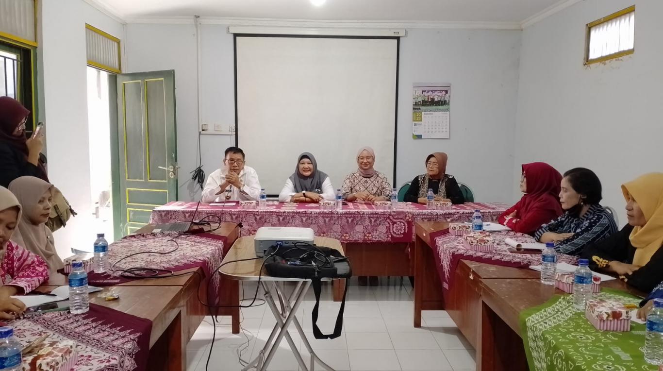 gambar_PENGUATAN DAN SIMULASI KELUARGA RAMAH ANAK (SEMANAK) DI KALURAHAN MARGODADI